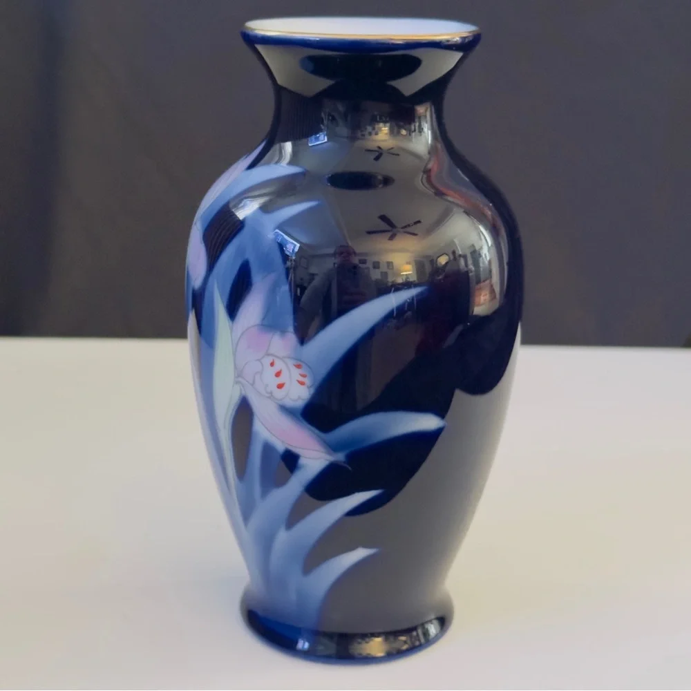 Porcelain Vase Cobalt Blue Light Blue Leaves Pink Iris Flowers 6